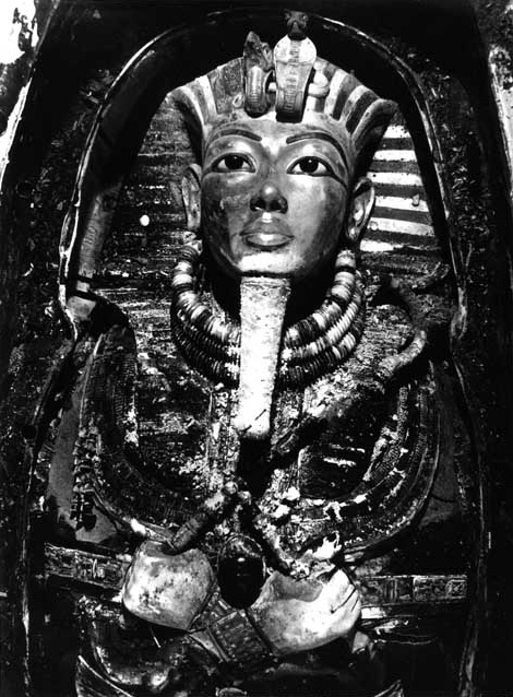 King Tut death mask Egypt archaeology 1925 Tutankhamun